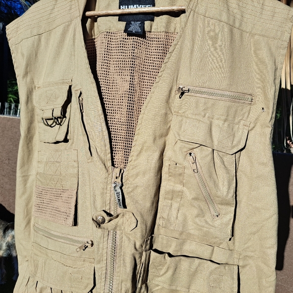 NWOT Humvee hunting/ fishing adventure vest XL. - Picture 5 of 6